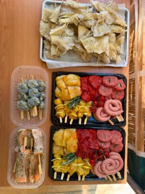 BBQ-boot op idyllisch meer Winter en Zomer-BBQ