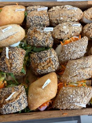 BBQ-boot op idyllisch meer Winter en Zomer-BBQ