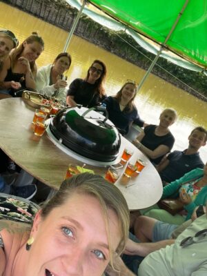 BBQ-boot op idyllisch meer Winter en Zomer-BBQ